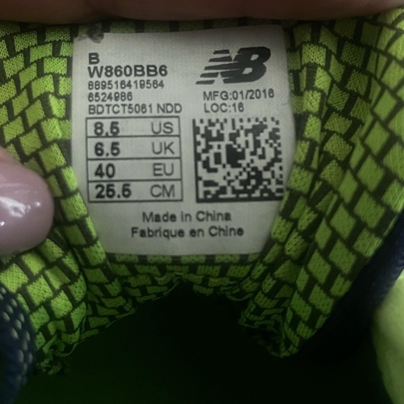 New Balance women’s shoes size 8.5 - Picture 2 of 2